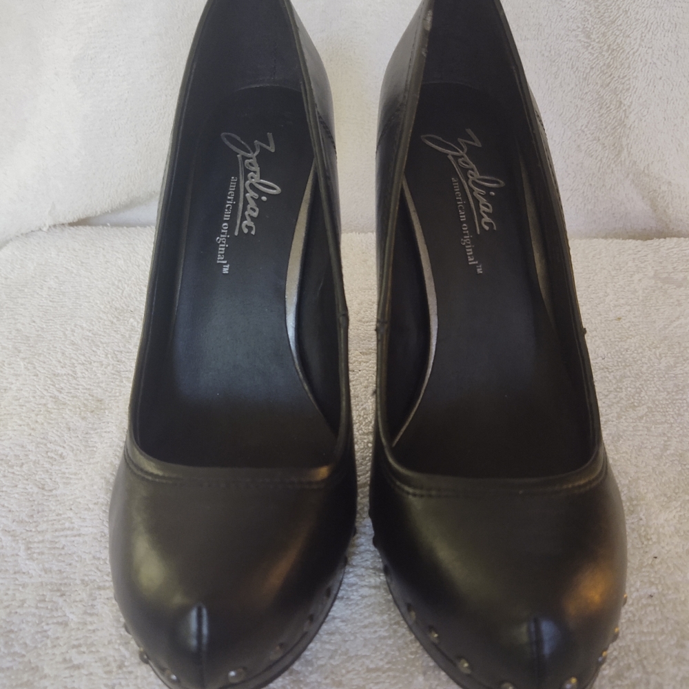 Zodiac women's high heels size 6.5